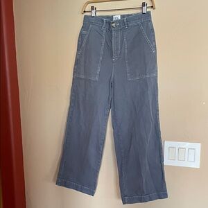 BDG Gray High-Rise Wide Leg Cargo Pants W27” Leg